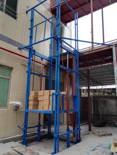 仓库电梯、仓库电梯厂家直销