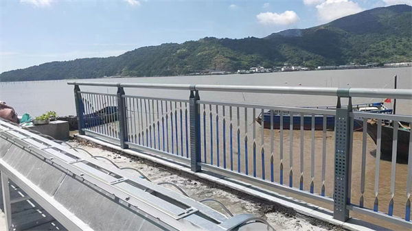 河道不锈钢护栏供应商县