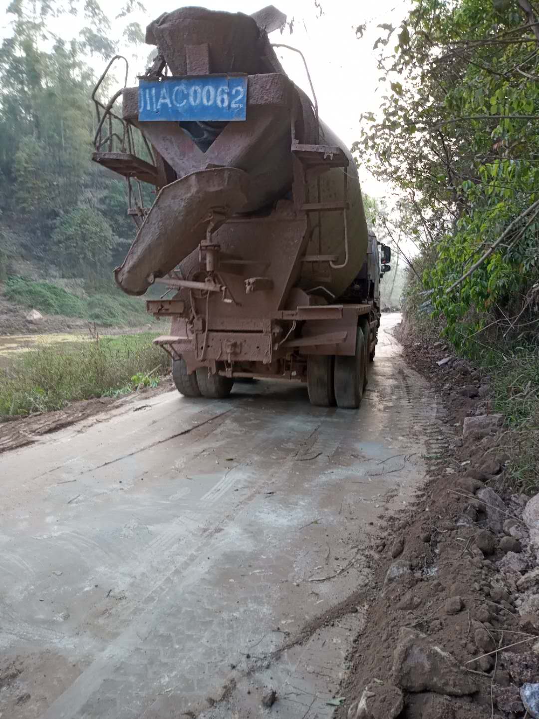 土壤固化剂,沙土固化剂量大更优惠